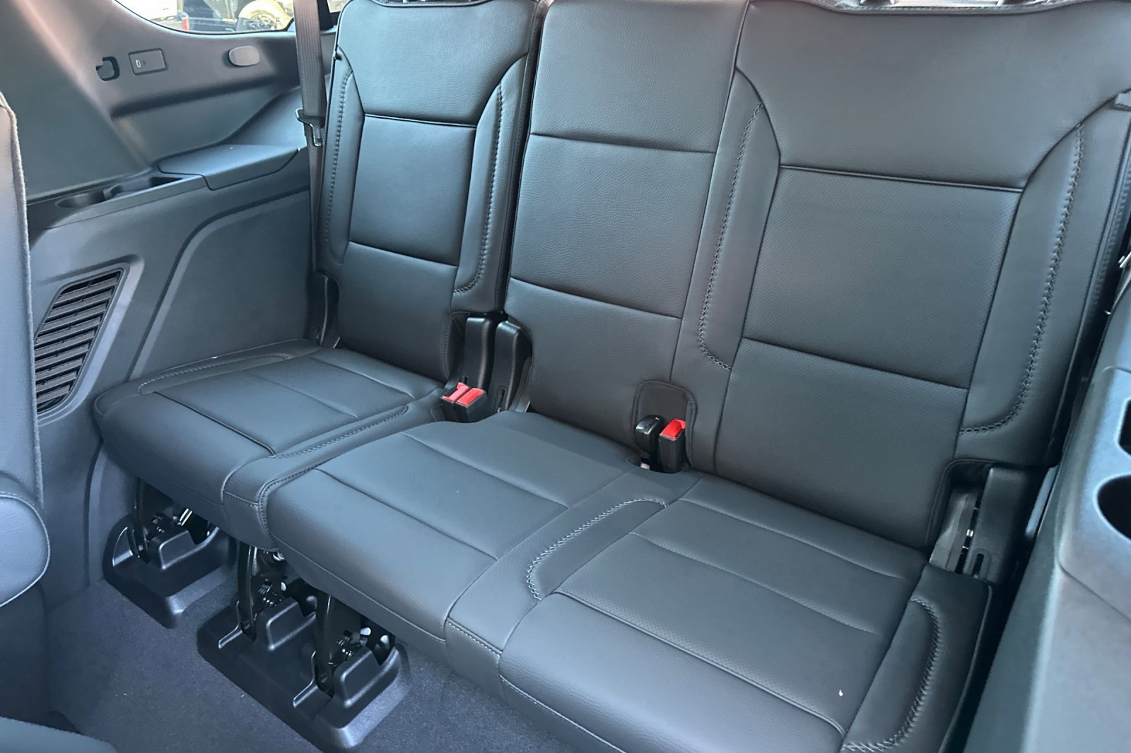 New 2026 GMC Yukon Denali w/ Sun & Power Step Package image 14