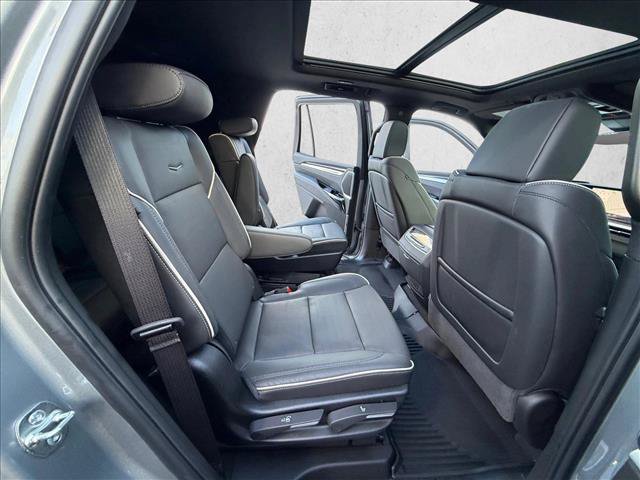 Used 2026 Cadillac Escalade Luxury w/ LPO, Floor Liner Package AWD/4WD image 22