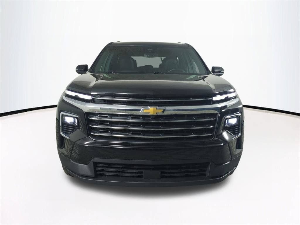 Used 2026 Chevrolet Traverse LT FWD image 3