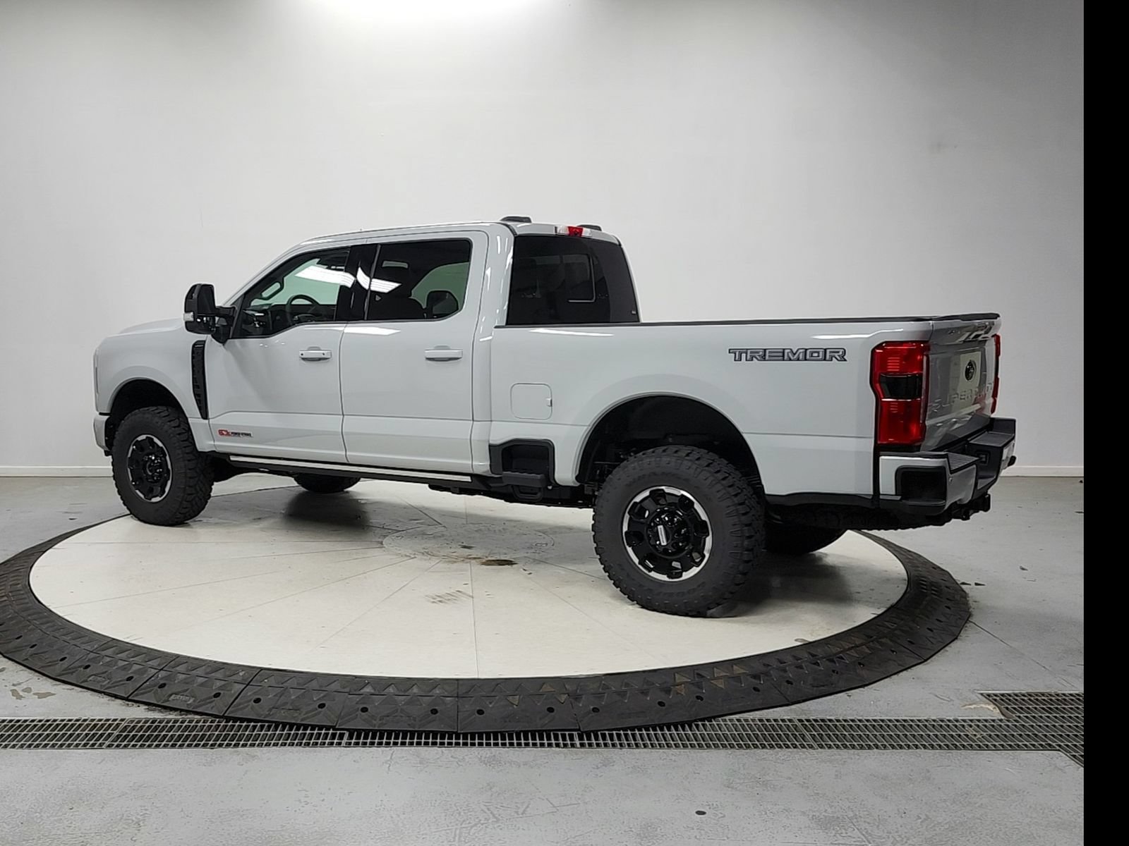 New 2026 Ford F250 Lariat w/ Tremor Off-Road Package AWD/4WD image 10