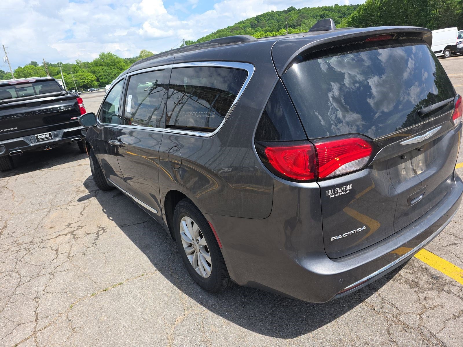 Used 2017 Chrysler Pacifica Touring-L FWD image 7