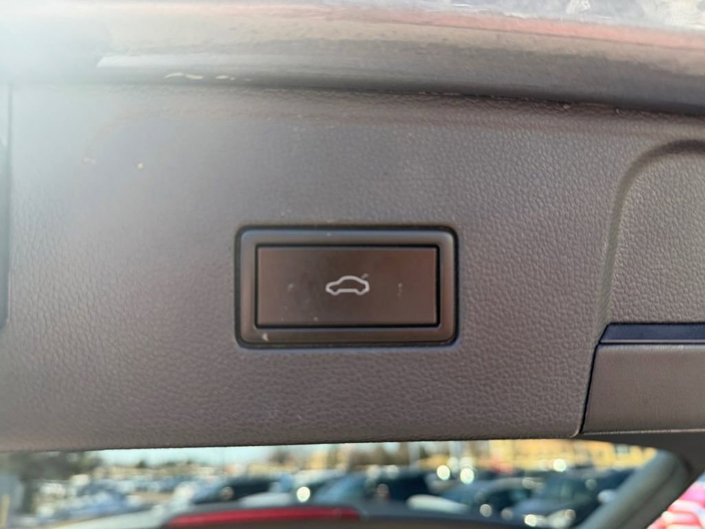 Used 2021 Volkswagen Atlas SEL image 24