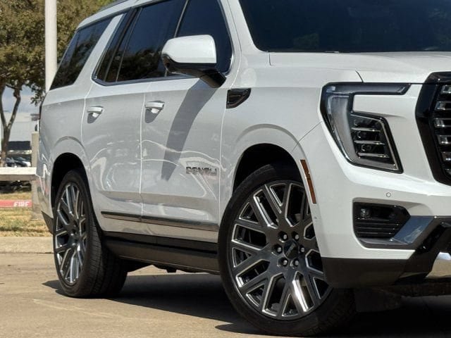 Used 2026 GMC Yukon Denali Ultimate AWD/4WD image 3