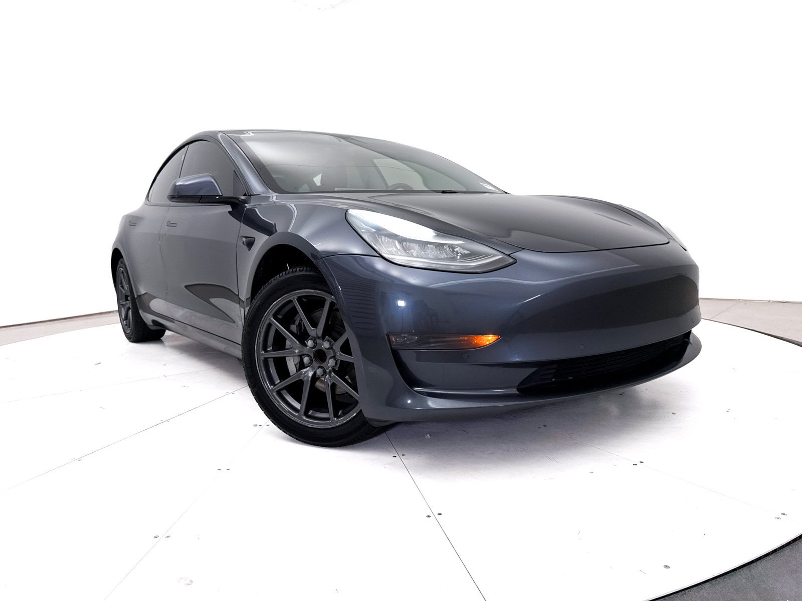 Used 2019 Tesla Model 3 Mid Range RWD image 1