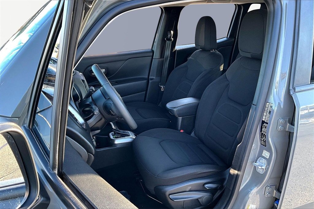 Used 2022 Jeep Renegade Latitude image 25