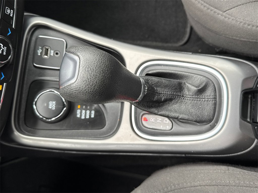 Used 2021 Jeep Compass Sport image 29