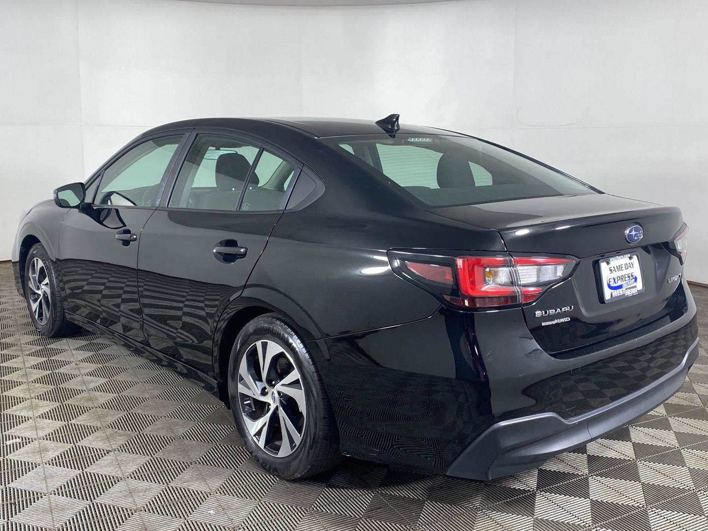 Used 2025 Subaru Legacy Premium AWD/4WD image 7