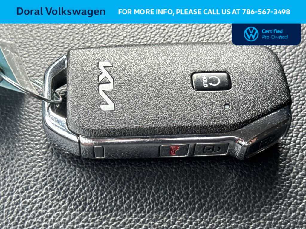 Used 2024 Kia Sportage EX image 28