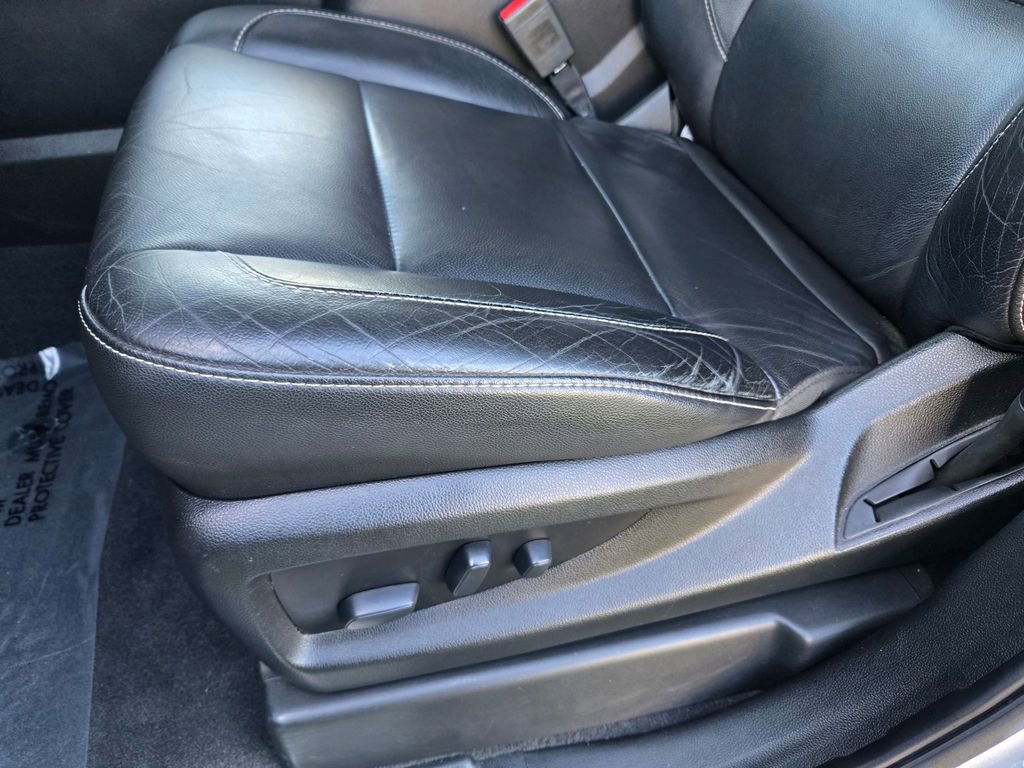 Used 2019 Chevrolet Suburban LT image 13