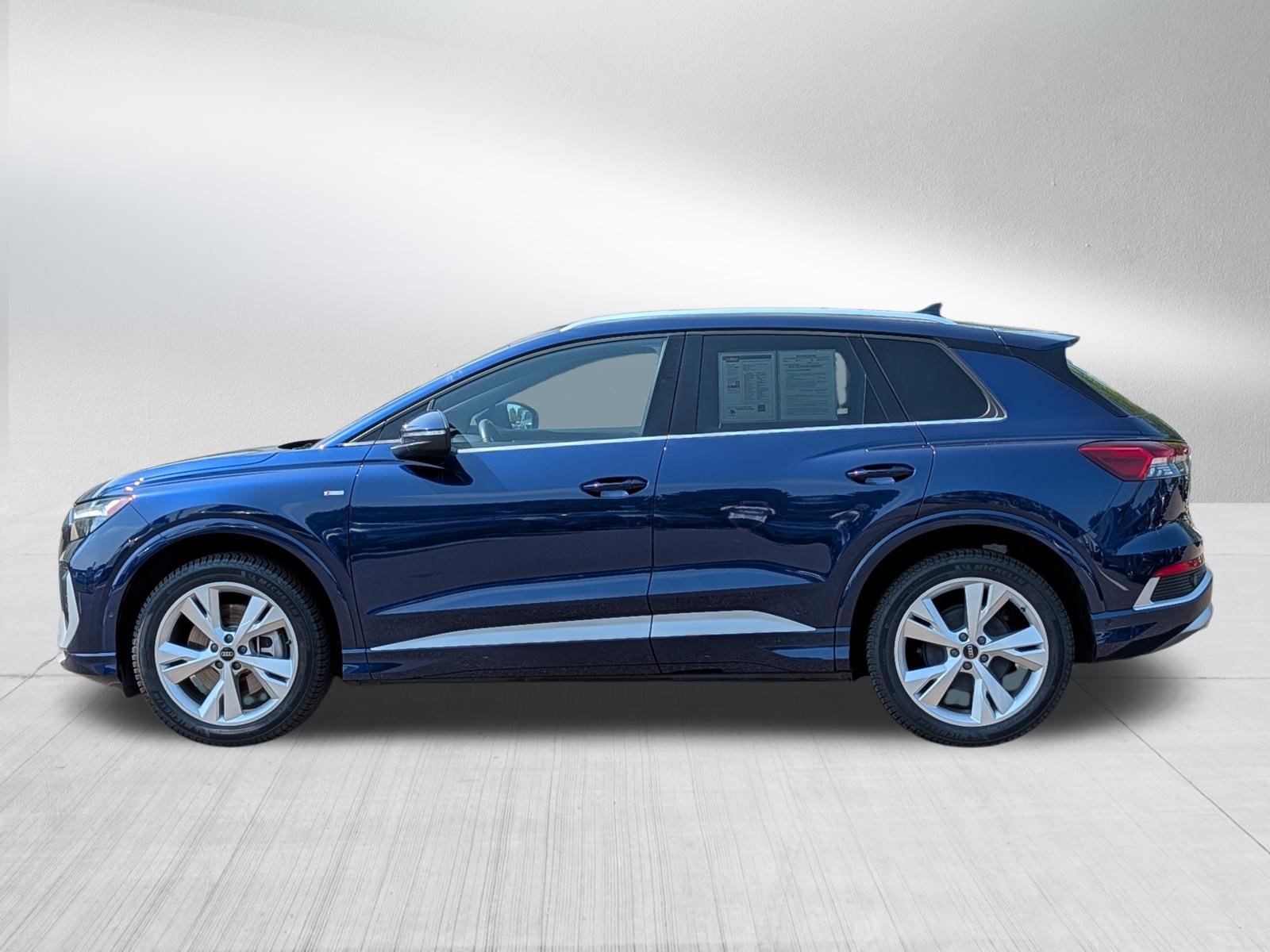Used 2023 Audi Q4 e-tron Premium Plus w/ Premium Plus AWD/4WD image 4