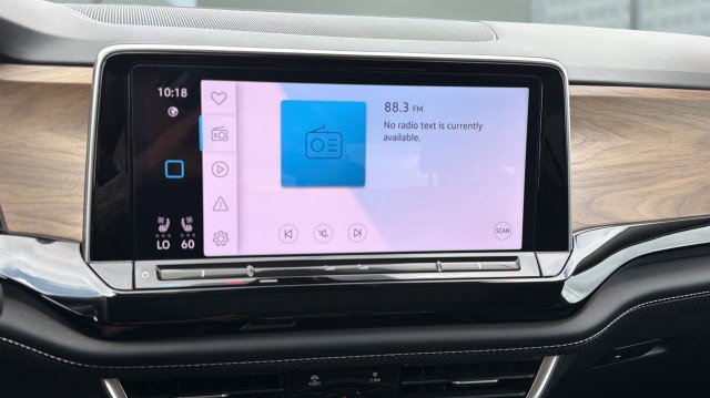 Used 2024 Volkswagen Atlas SE w/ Panoramic Sunroof Package FWD image 23
