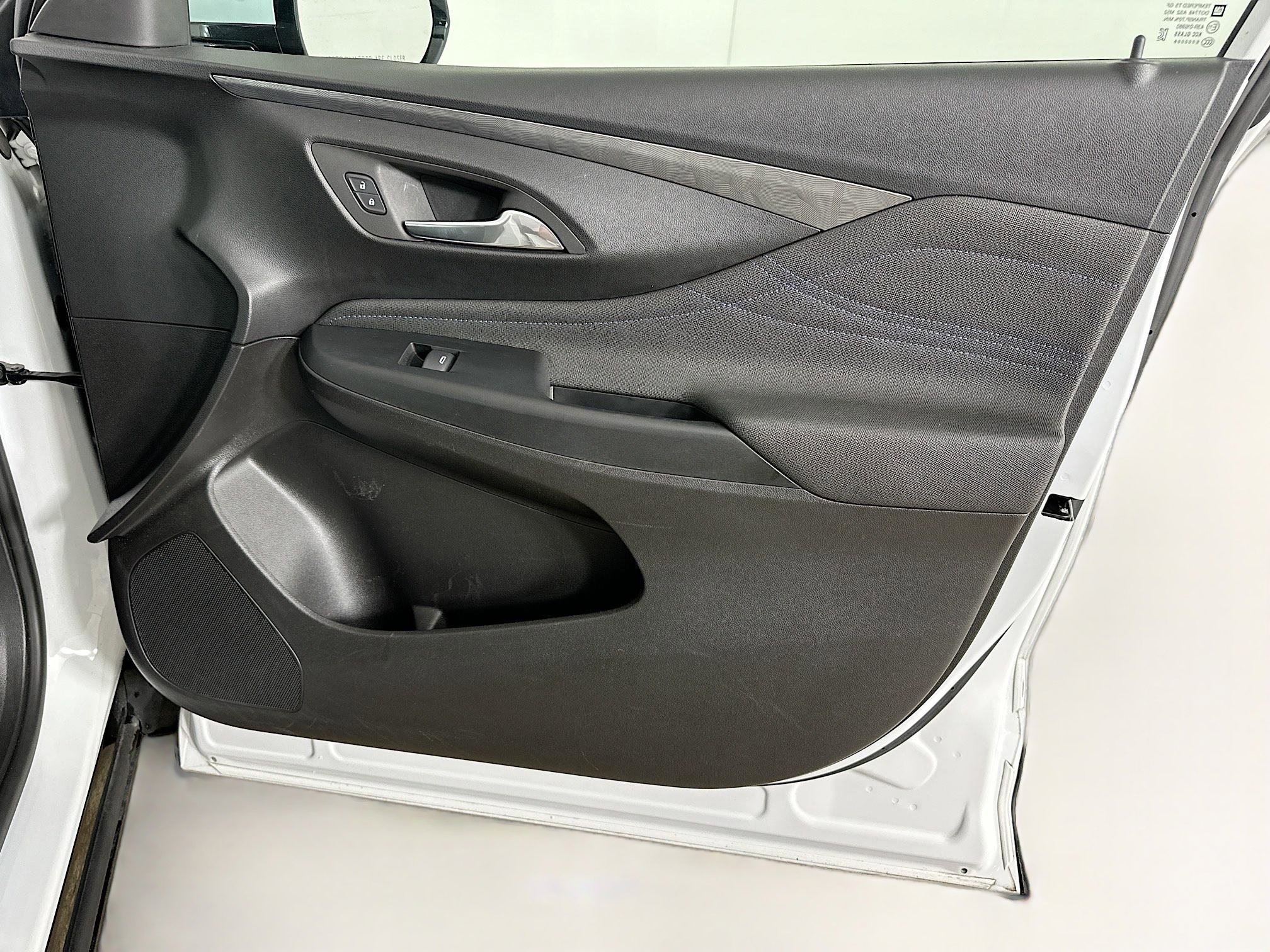 Used 2025 Buick Envista Sport Touring FWD image 30