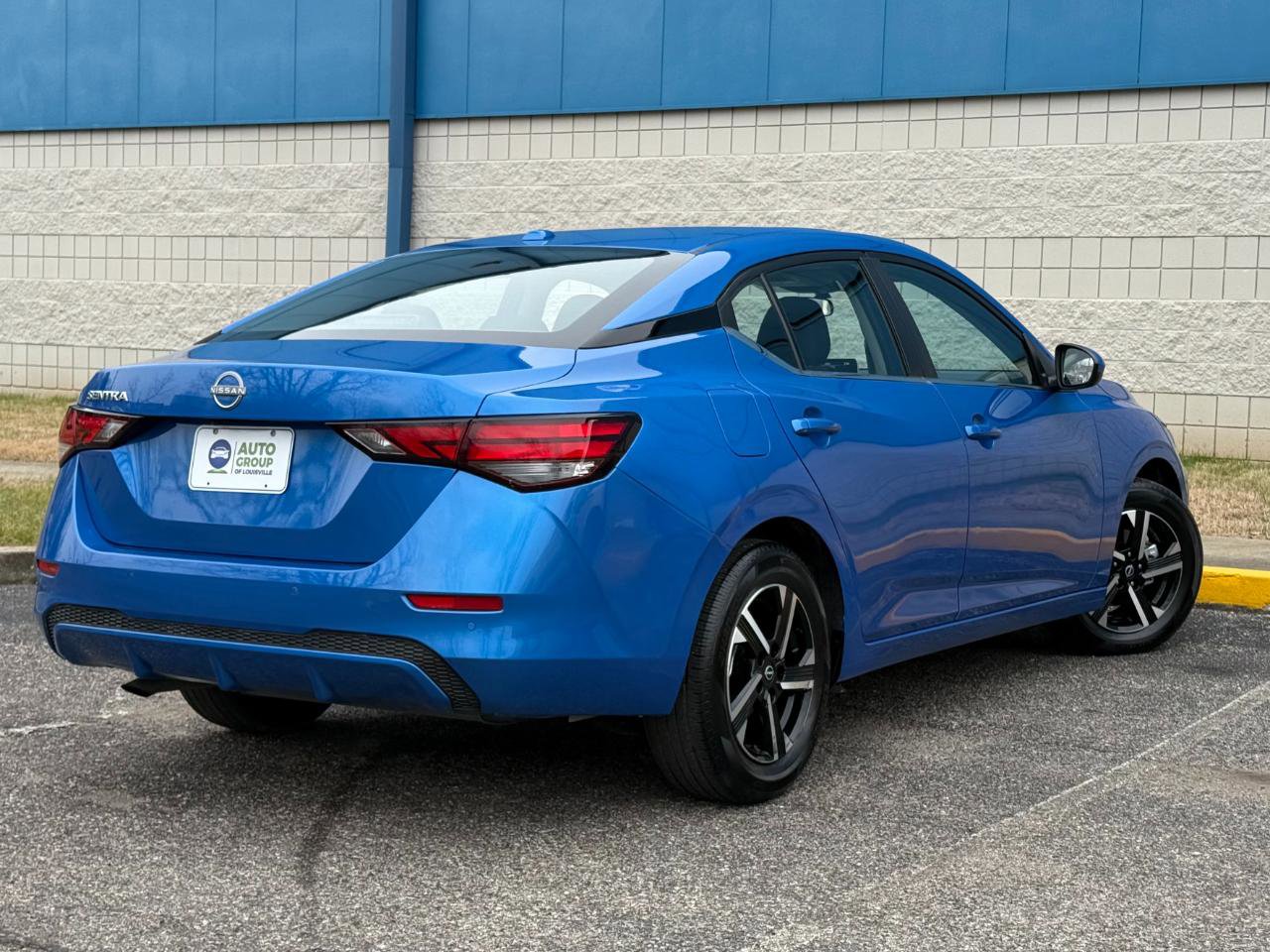 Used 2025 Nissan Sentra SV image 5