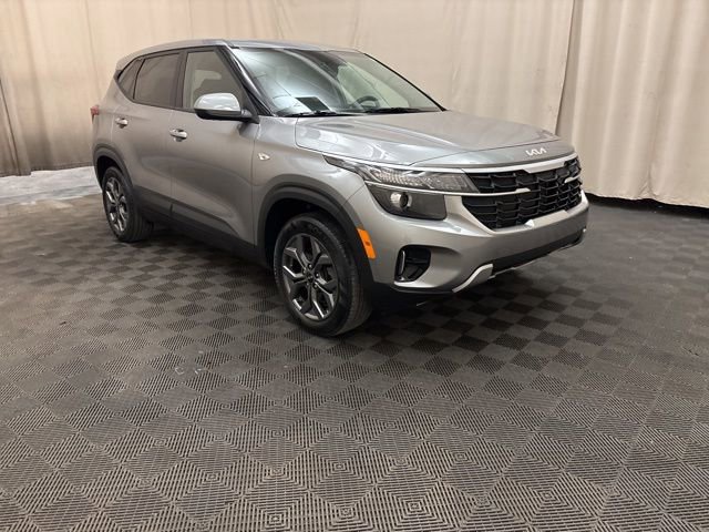 Certified 2024 Kia Seltos LX image 3