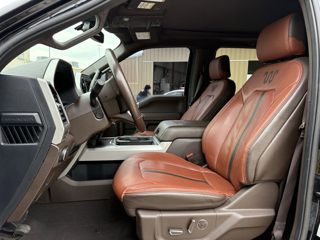 Used 2022 Ford F250 King Ranch w/ King Ranch Ultimate Package AWD/4WD image 12