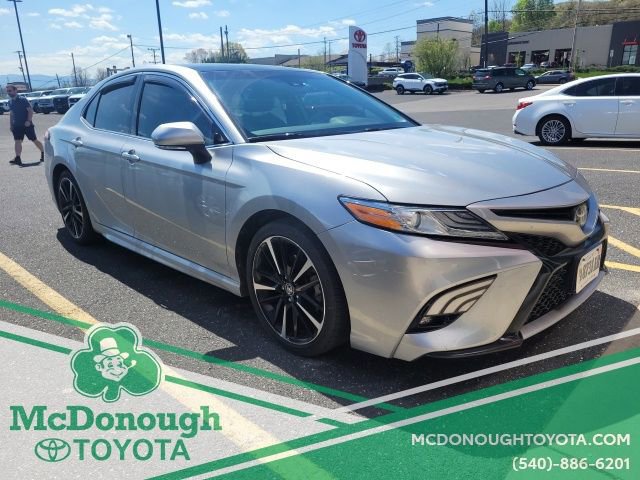Used 2020 Toyota Camry XSE FWD image 2