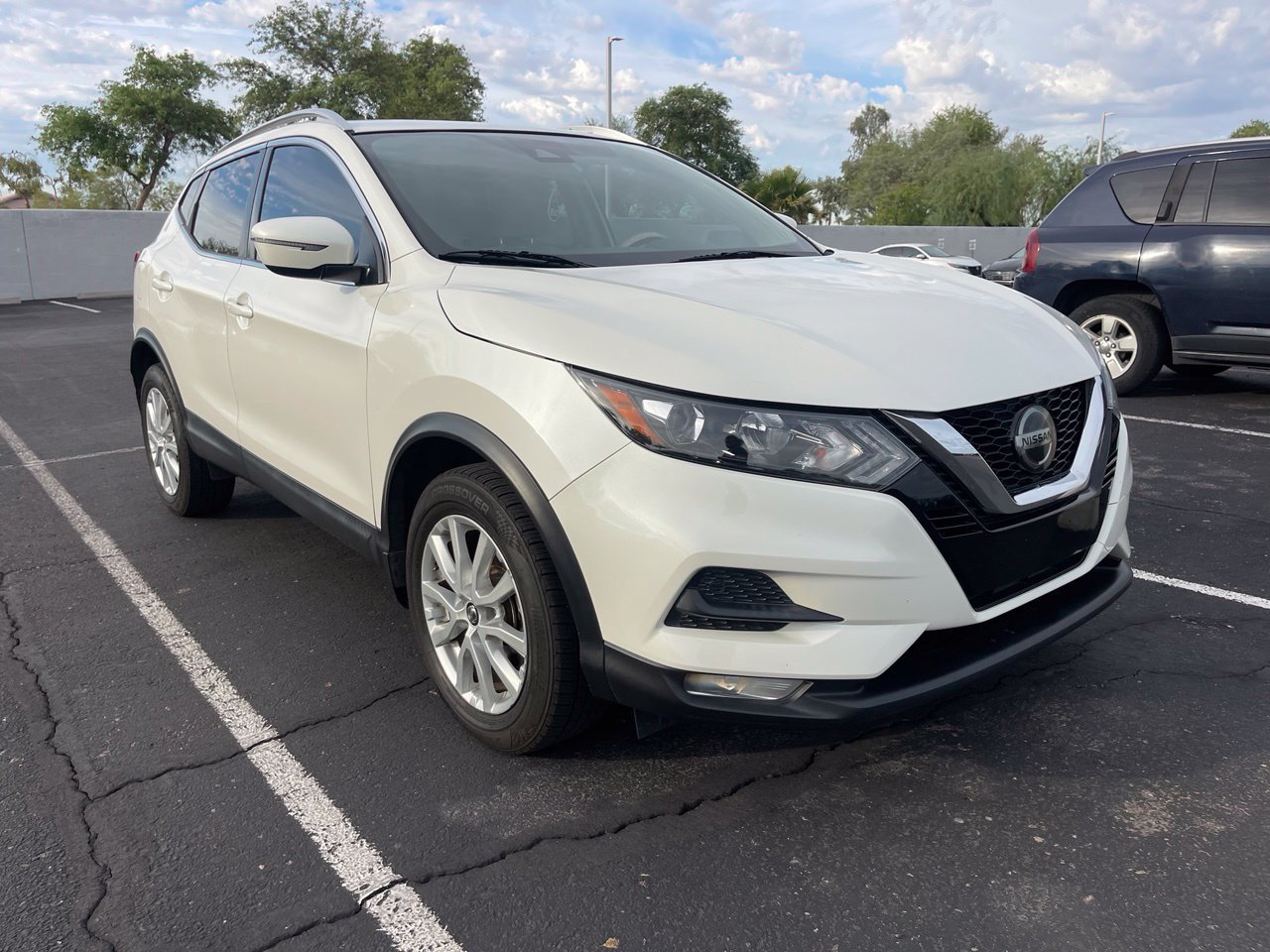 Used 2021 Nissan Rogue Sport SV FWD image 3