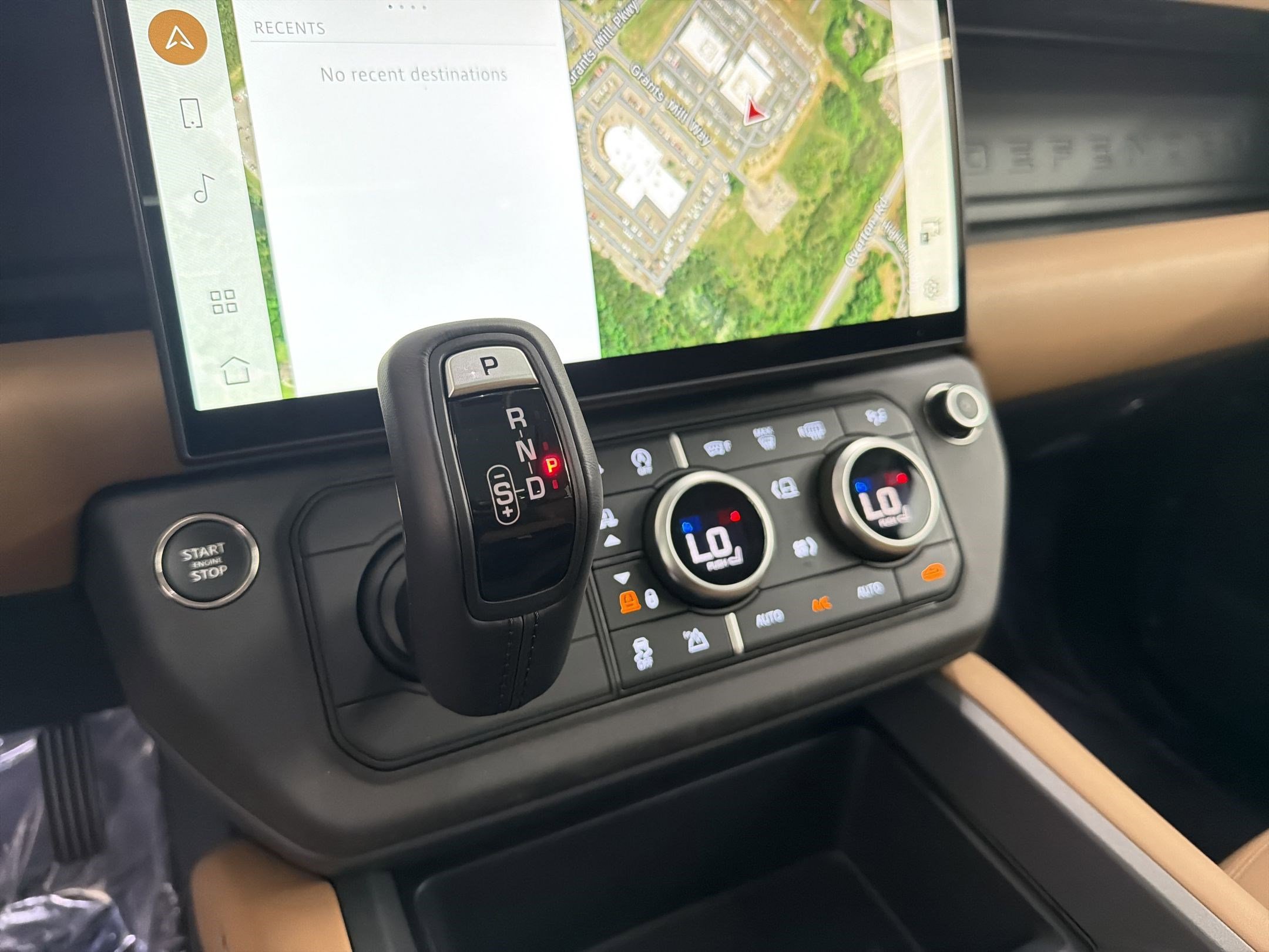 New 2026 Land Rover Defender 110 X-Dynamic SE image 16