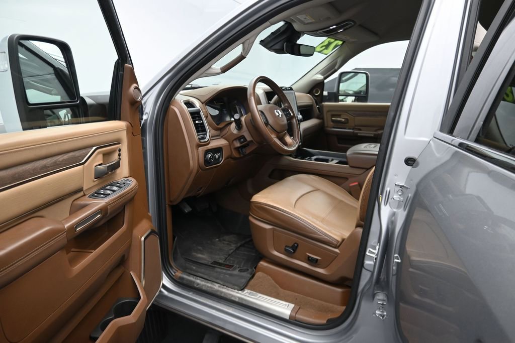 Used 2023 RAM 3500 Limited AWD/4WD image 16
