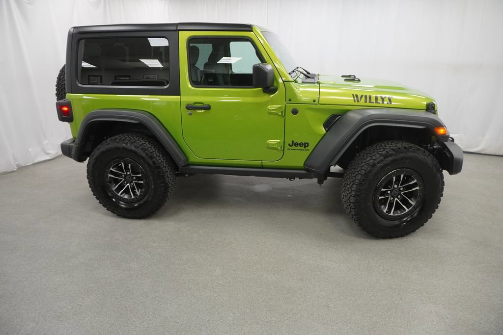 Used 2025 Jeep Wrangler Sport AWD/4WD image 9
