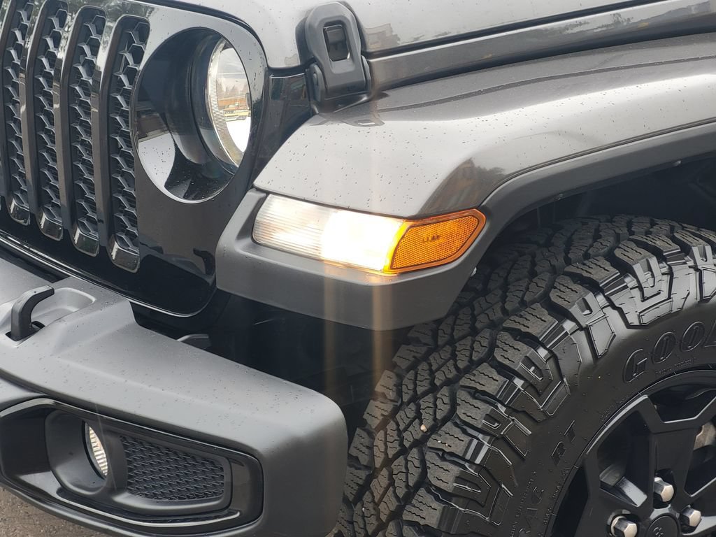 Used 2022 Jeep Gladiator Sport AWD/4WD image 9
