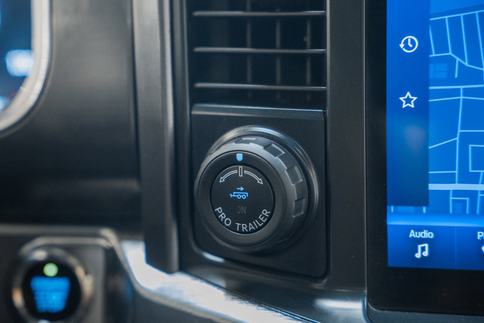 Certified 2023 Ford F150 Lariat w/ Equipment Group 502A High image 26