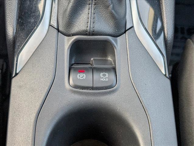 Used 2024 Toyota Corolla Cross LE image 29