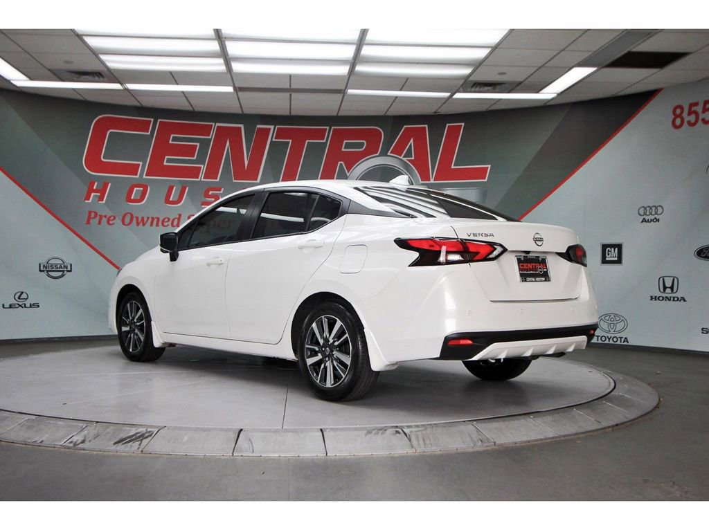 Used 2025 Nissan Versa SV w/ Trunk Package image 4