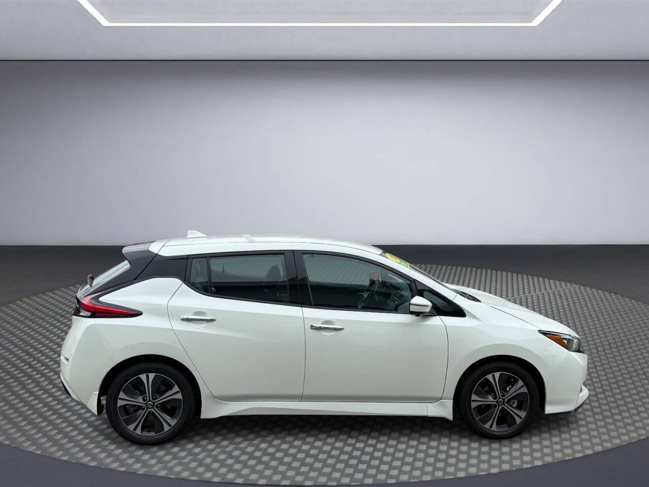 Used 2022 Nissan Leaf SL Plus image 8