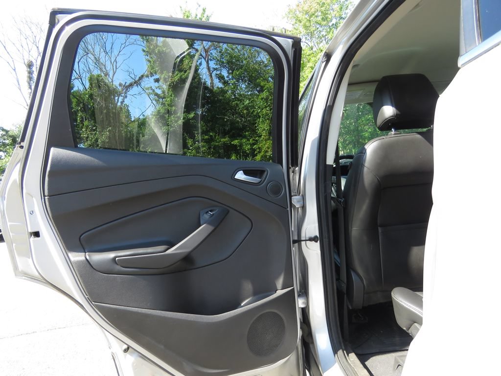 Used 2017 Ford Escape Titanium w/ Equipment Group 301A AWD/4WD image 19