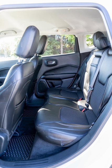 Used 2018 Jeep Compass Latitude w/ Cold Weather Group image 13