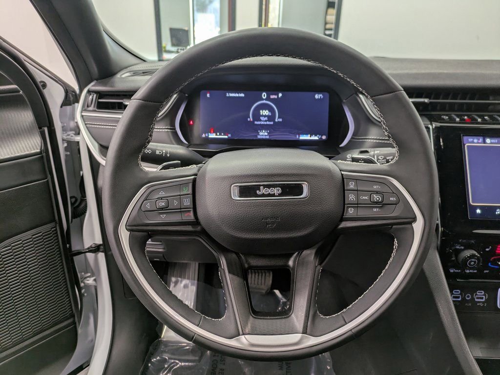 Used 2024 Jeep Grand Cherokee Altitude image 20