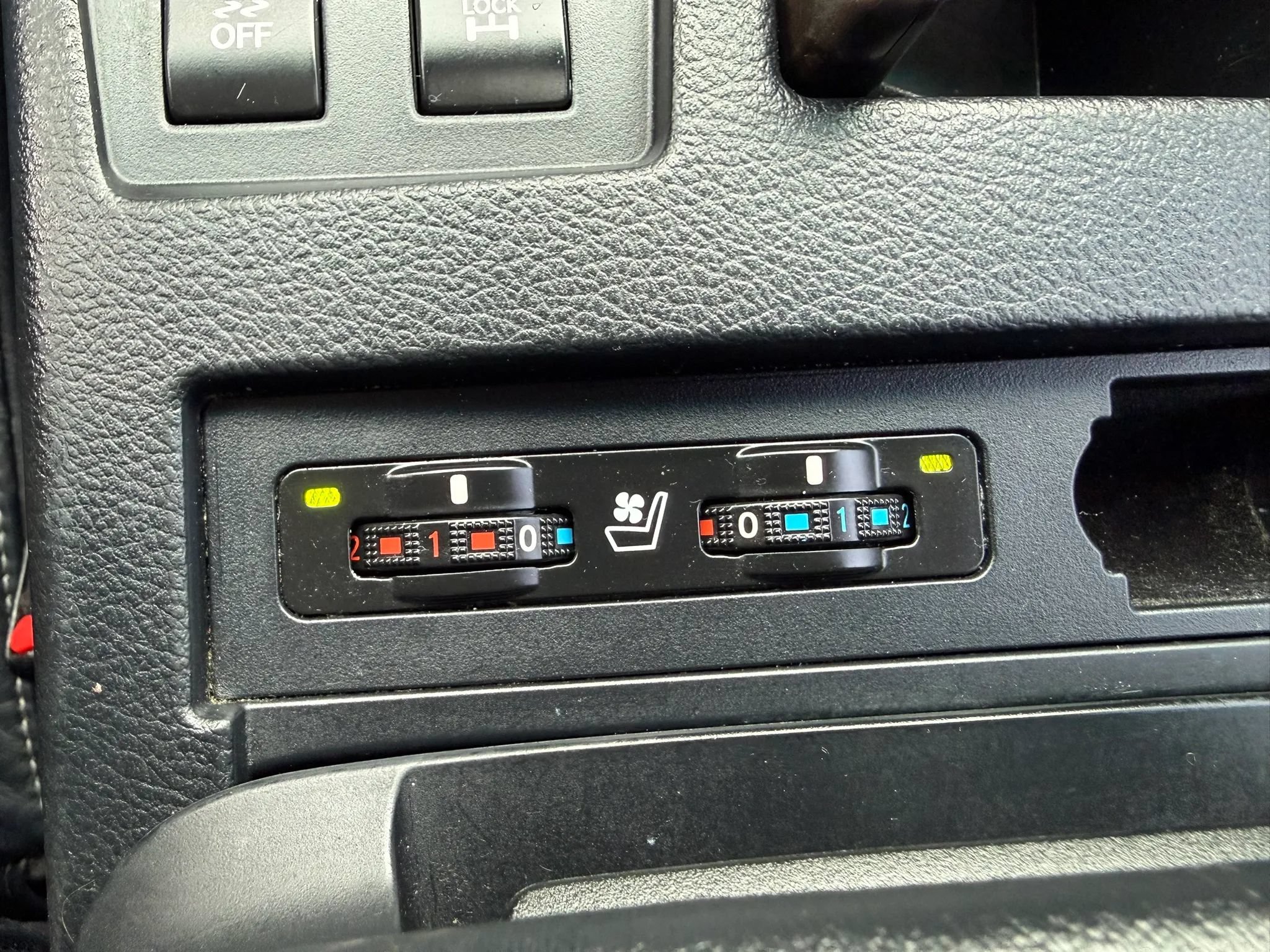 Used 2013 Lexus RX 350 AWD w/ Navigation Pkg image 36