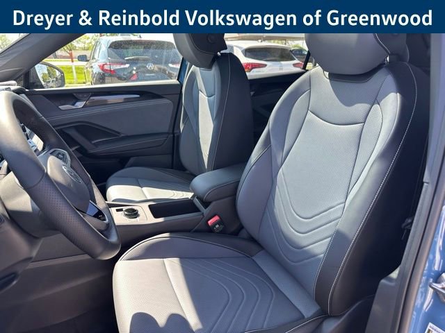 New 2026 Volkswagen Tiguan SE R-Line FWD image 23