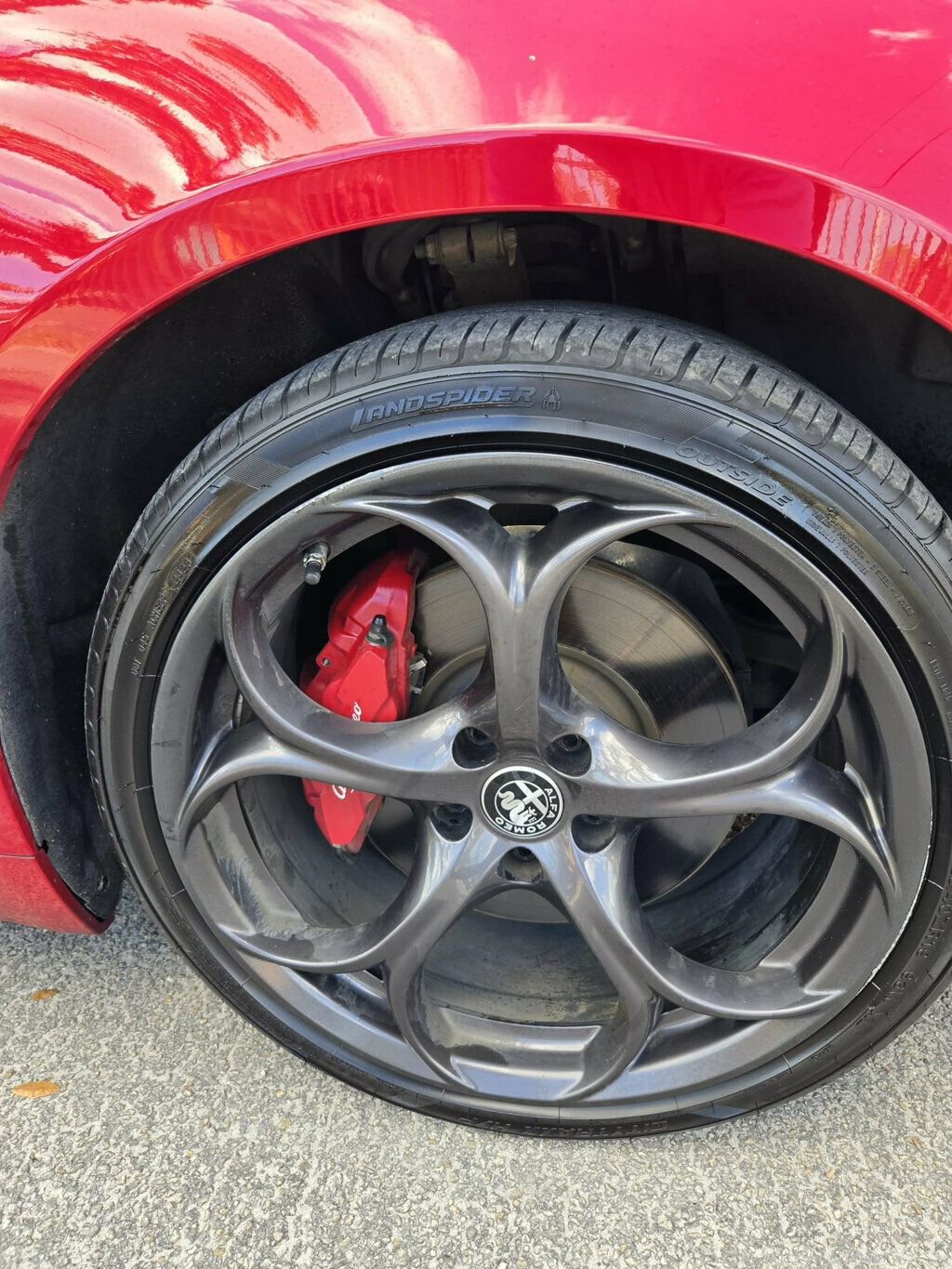 Used 2019 Alfa Romeo Giulia AWD w/ Quick Order Package 22J Sport image 6