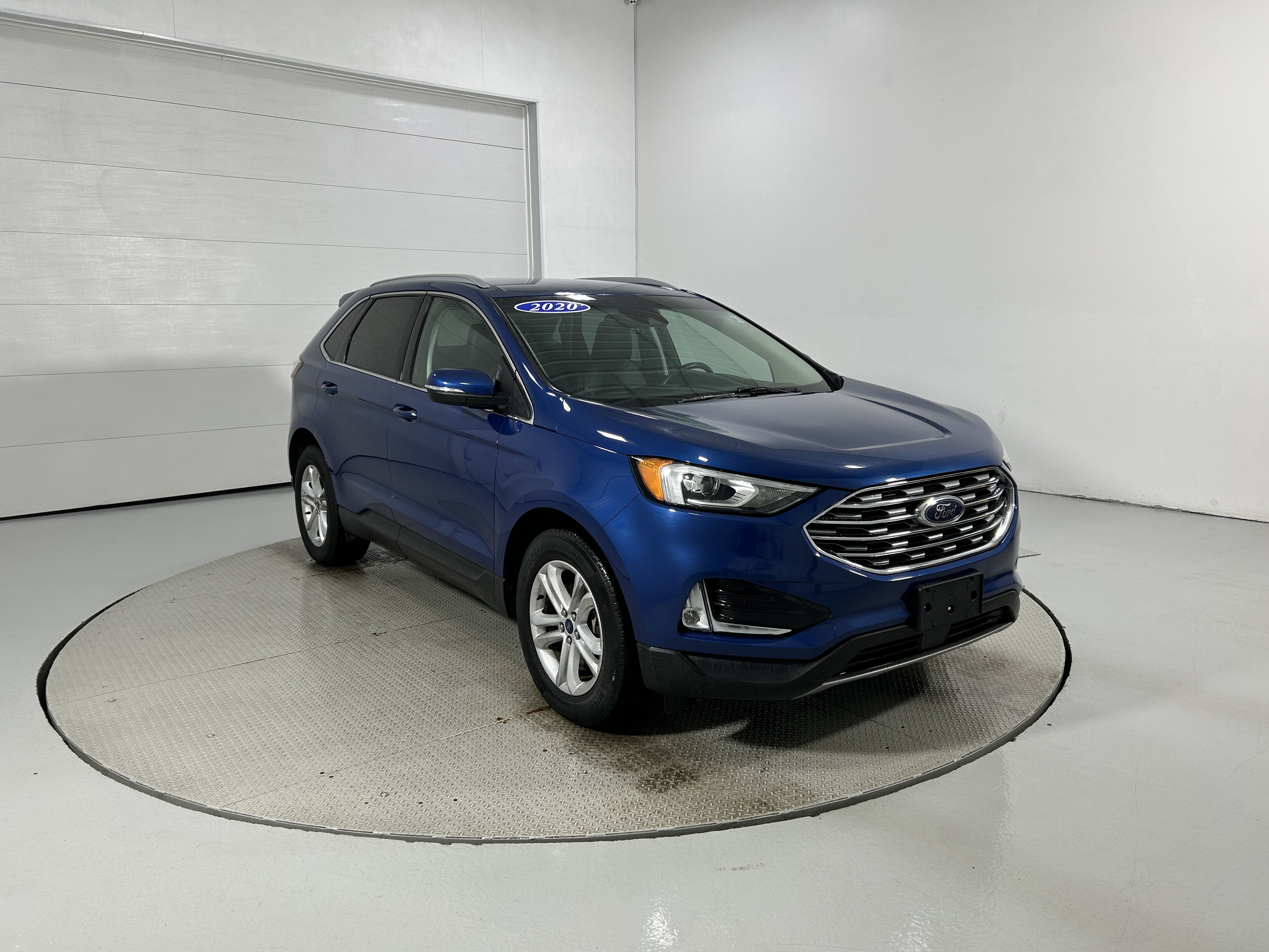 Used 2020 Ford Edge SEL w/ Convenience Package AWD/4WD image 2