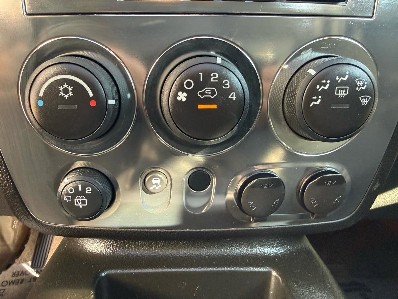 Used 2010 HUMMER H3 Adventure image 36