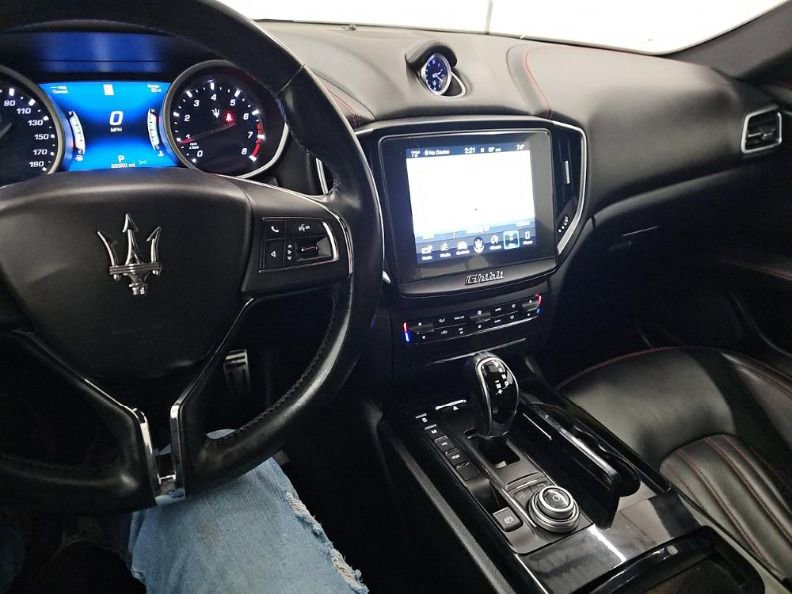 Used 2018 Maserati Ghibli S GranLusso image 10