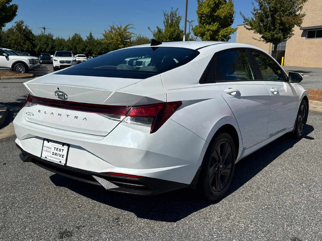 Used 2022 Hyundai Elantra SEL w/ Convenience Package FWD image 29