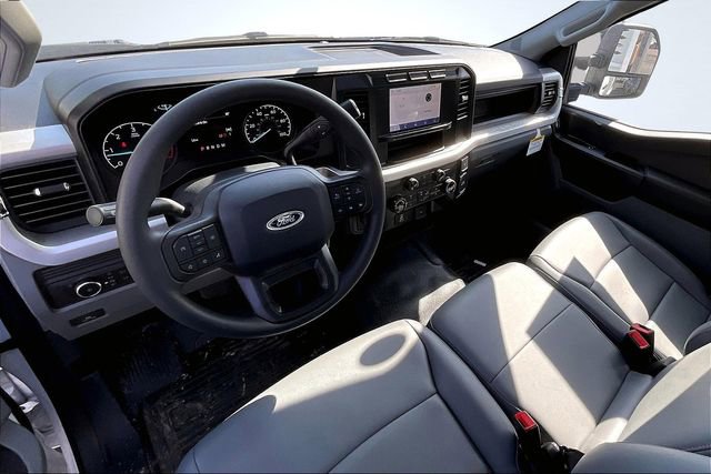 Used 2024 Ford F450 XL w/ XL Chrome Package image 5