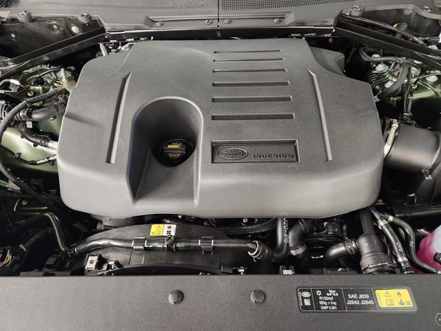 New 2026 Land Rover Defender 110 X-Dynamic SE image 32