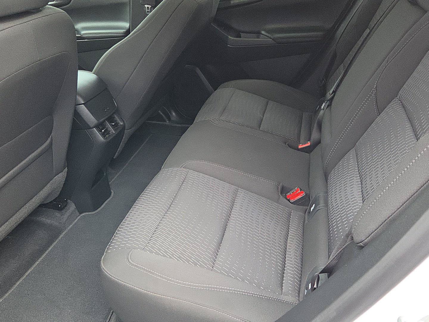 Used 2025 Chevrolet Equinox LT w/ Safety and Technology Package FWD image 18