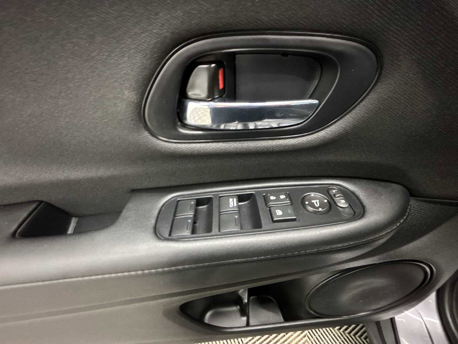 Used 2022 Honda HR-V LX image 15