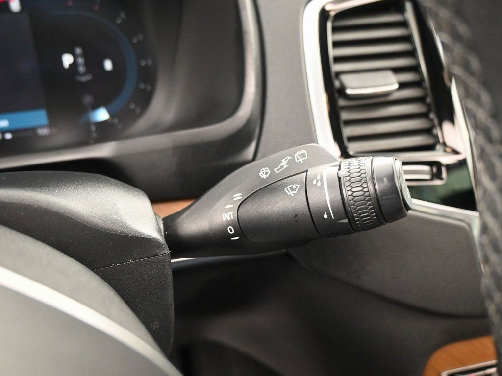 Used 2023 Volvo XC90 B6 Plus AWD/4WD image 21
