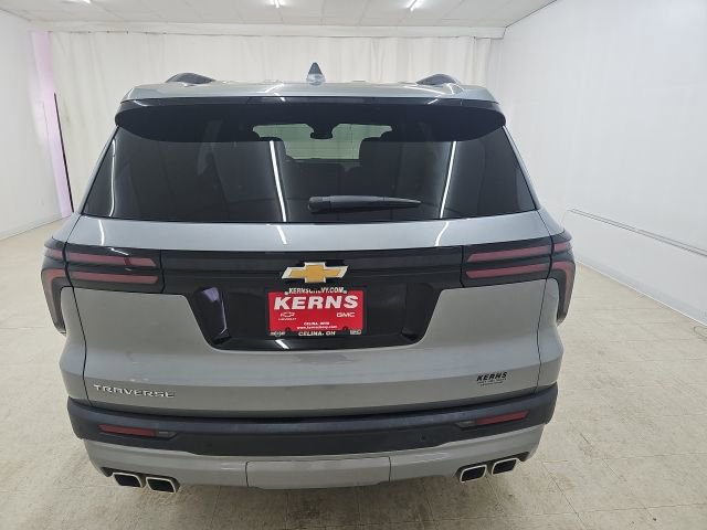 Used 2025 Chevrolet Traverse LT FWD image 19