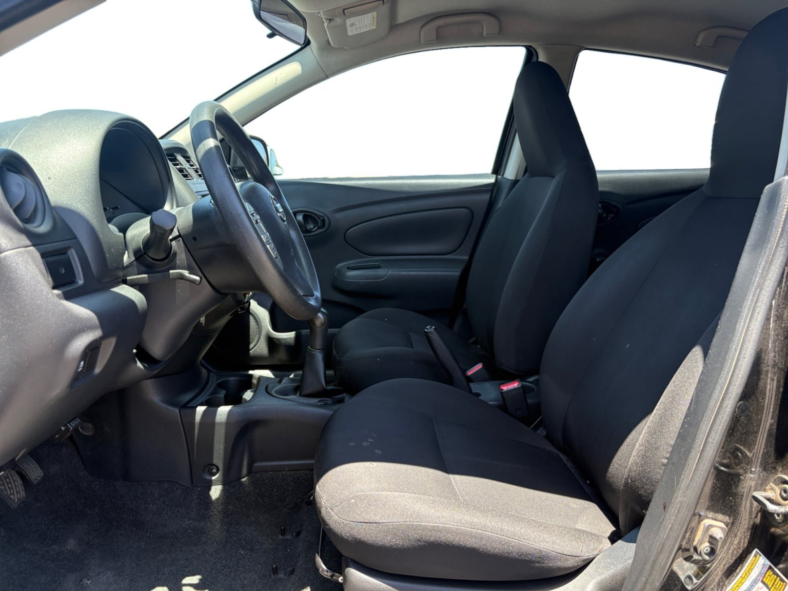 Used 2015 Nissan Versa S FWD image 10