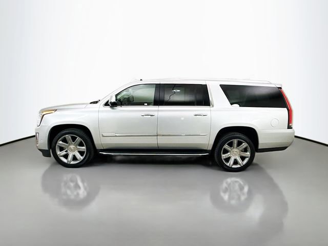 Used 2017 Cadillac Escalade ESV Luxury AWD/4WD image 4