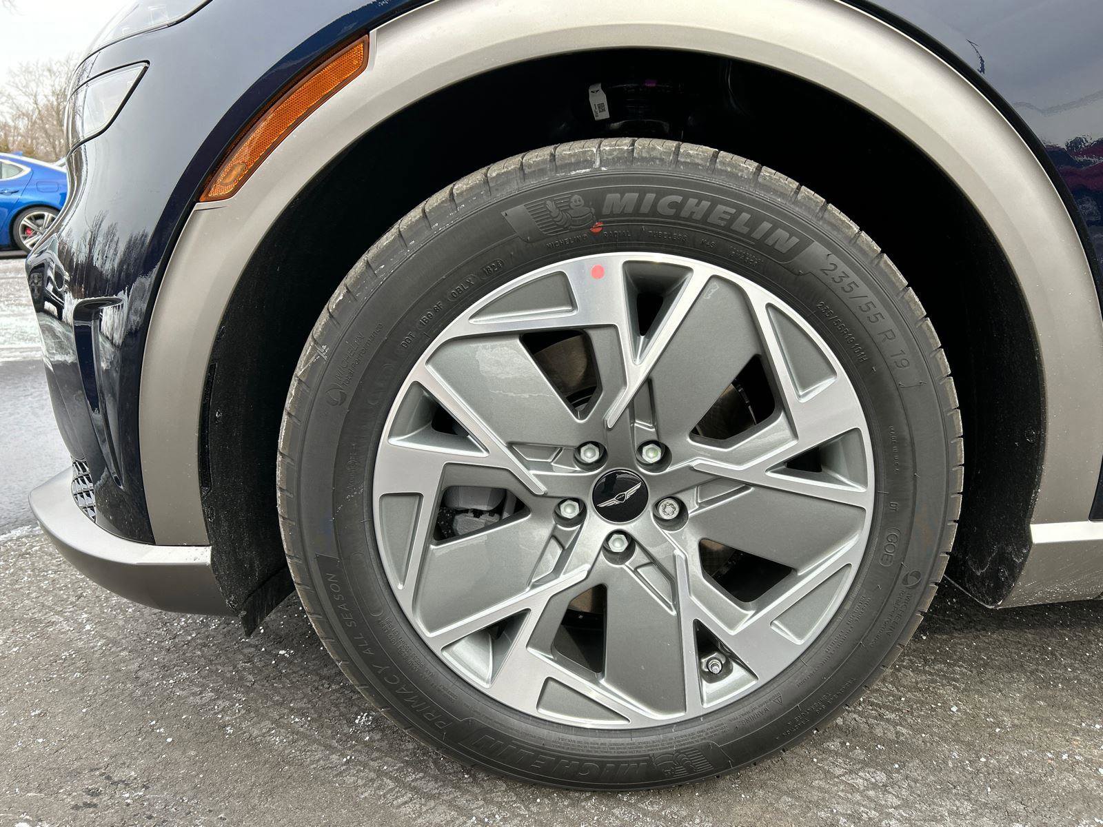 New 2025 Genesis GV60 Advanced image 8