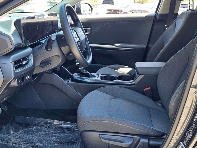Used 2025 Kia K4 LXS image 26