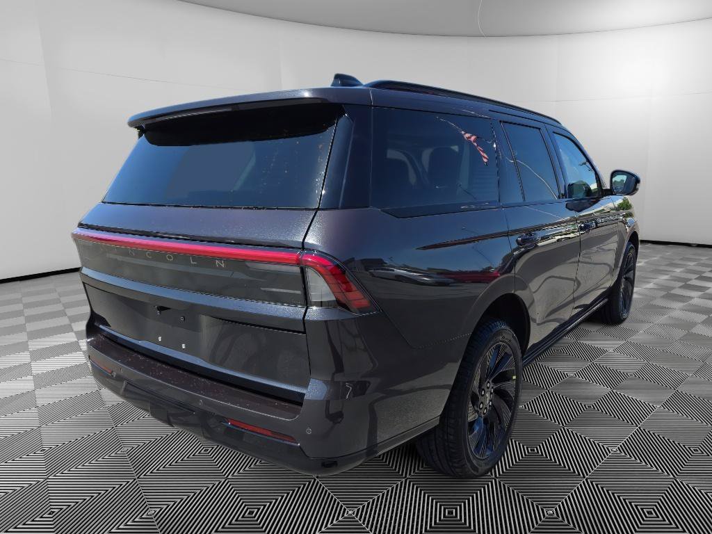 New 2026 Lincoln Navigator Reserve w/ Jet Appearance Package AWD/4WD image 7